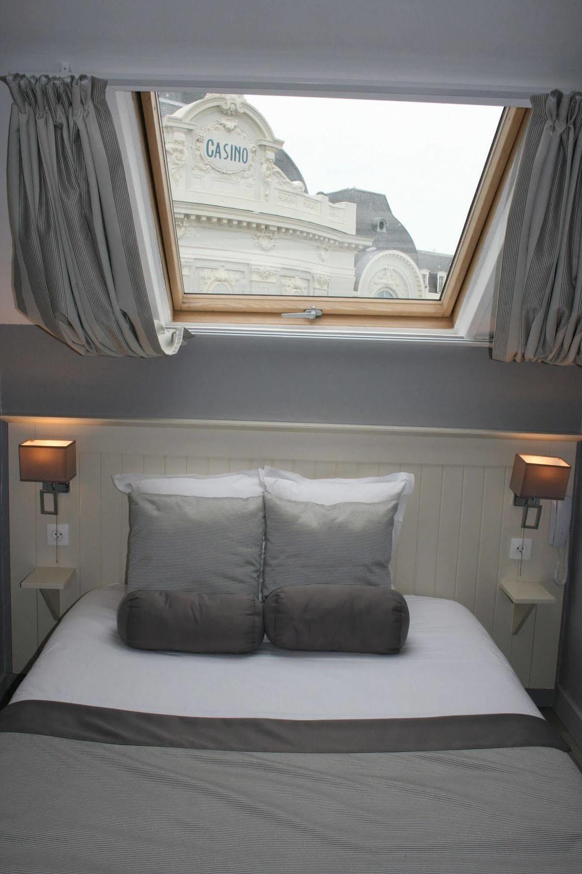 Hotel Les Embruns Trouville-sur-Mer Zewnętrze zdjęcie